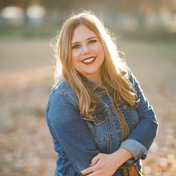 Meet your Posher, Jennifer - Picture 1 of 1